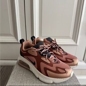 Nike Air200 Pink and Black Athletic Shoes